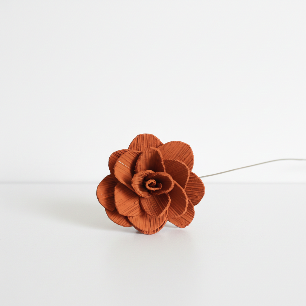 Dřevěná dekorační růže Betal Rose terracotta – květinová dekorace s drátkem